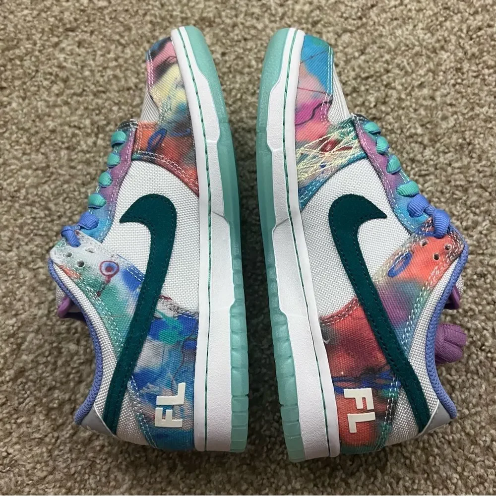 Nike Futura Labroatoies x Nike dunk SB